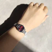 ساعت صفحه قرمز کوشی