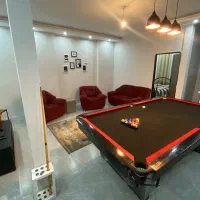 به یک زوج تحویلدار و نگهبان برای سوییت