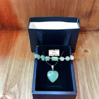 ست دستبند و گردنبند سنگی با طرح متنوع