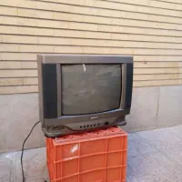 تلوزیون14اینچ کنترل دارد