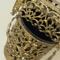 سطل ذباله برنجی نو|کلکسیون اشیاء عتیقه|پرند, فاز ۲|دیوار