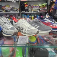 پخش پوشاک و وسایل ورزشی قیمت تک به قیمت عمده