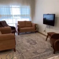 مبلمان با پرده با میز سه تایی