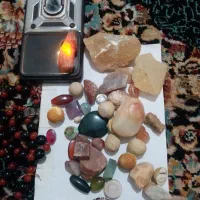 مقداری سنگ نگینی واتیغه