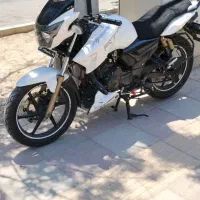 آپاچی 180