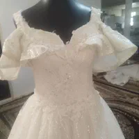 تعدادی لباس عروس از ی تومن پونصد وسه تومن