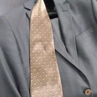 کت وشلوار برند.   P&A همراه کروات