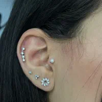 خدمات تخصصی پیرسینگ و میکرودرمال تخفیف