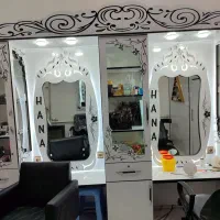 ویترین آرایشگاه زنانه