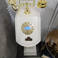 تلفن سلطنتی ایستاده