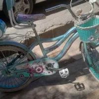 یک عدد دوچرخه دخترانه در حد نو