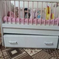 تخت کودک کنار مادر نونو