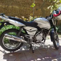 موتور سیکلت پالس ۱۸۰