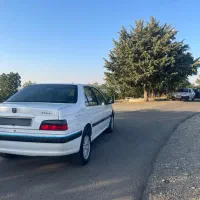 پژوپارس ۴۰۱ اتاقتعویض