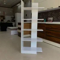 است کتاب وگلدان