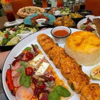 سالن کار/ساده/نیرو حرفه ای/ جهت کار در رستوران|استخدام خدمات فروشگاه و رستوران|تهران, زعفرانیه|دیوار