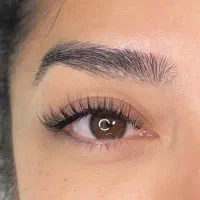 اکستنشن مژه فقط با ۲۵۰ هزار تومن (هزینه مواد)