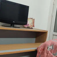 میز تحریر یا کامپیوتر|میز تحریر و کامپیوتر|گلبهار, شهر جدید گلبهار|دیوار