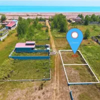 زمین-محصور-شده-ساحلی-باقابلیت-ساخت-نزدیک-لب-آب