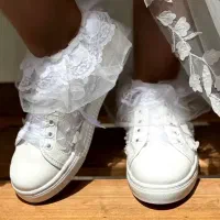 کفش کتونی سفید ، پاشنه ۴ سانت