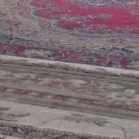 دو عدد قالی یکی کرم ویکی قرمز  سالم  ونو