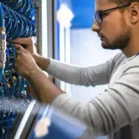 استخدام پشتیبان شبکه - آقا