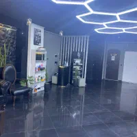 آرایشگر حرفه ای با مشتری با شرایط فوق العاده|استخدام درمانی، زیبایی، بهداشتی|مشهد, فلسطین|دیوار