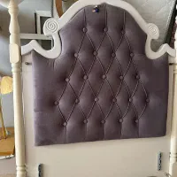 تخت و کمد یه نفره.