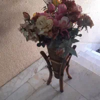 گلدان چوبی با گلهای خارجی،جاکفشی آینه دار وجالباسی|جاکفشی، کمد، دراور|تهران, افسریه جنوبی|دیوار