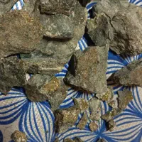 سنگ پیریت طلایی