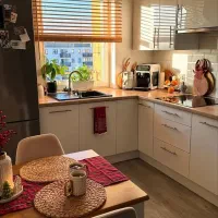 استخدام خانم موجه جهت آشپزی و نظافت در شرکت و منزل