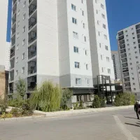 اپارتمان در فاز ۱۱ زون ۳ مالک هستم،