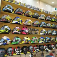 فروش اگزوز قهرمانی کلاه کاسکت پروتکشن