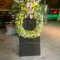 تاج گل ایستاده