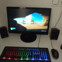 کامپیوتر،ماوس،کیبورد،میز