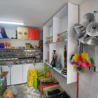 ویترین و میز و پیشخوان