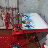 گلیم فرش و میز تحریر