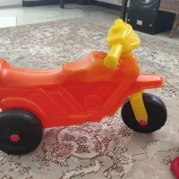 سه چرخ سالم در حد نو و توپ بادی باید باد بشه