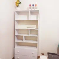 یک عدد کمد و یک عدد ترولی