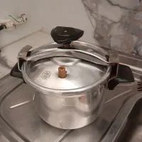 زودپز|ظروف پخت‌وپز|تهران, آهنگران (سراسیاب دولاب)|دیوار