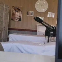 نصف یک سالن زیبایی فعال کاملا اجاره داده میشود