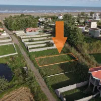 زمین-ساحلی-مسکونی-دور-دیوار-شده-با-انشعاب-ویوابدی