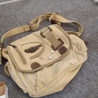 تعدادی کیف و کفش خارجی