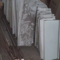 تعدادی قفسه