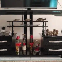 میز TV (تلویزیون) شیشه ای درحد نو(کاملا سالم)