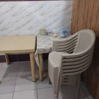 ۳عدد میز و۱۲عددصندلی