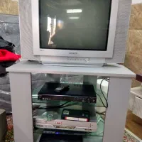 تلویزیون 21 اینج با میز