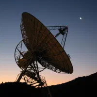 نصب وراه اندازی آنتن‌ها ثابت و گردون