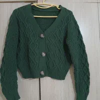 تعدادی لباس بین ۱۰۰ تا ۳۵۰