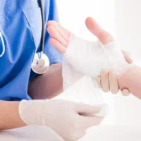 پرستار و درمانگر زخم دیابت،کنسر،بستر،سوختگی،جراحی